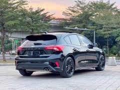 Ford Focus Hatchback EcoBoost 180 Automatic ST Line - ფოტო 6