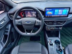 Ford Focus Hatchback EcoBoost 180 Automatic ST Line - ფოტო 9