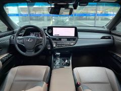 Lexus ES 200 Excellence Edition - ფოტო 12