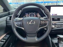 Lexus ES 200 Excellence Edition - ფოტო 16