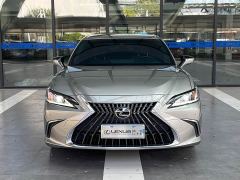 Lexus ES 200 Excellence Edition - ფოტო 2