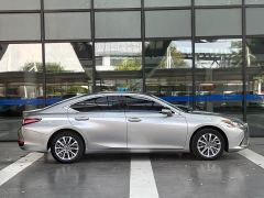 Lexus ES 200 Excellence Edition - ფოტო 7