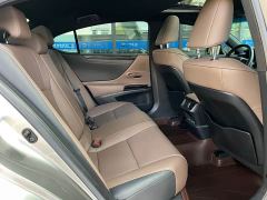 Lexus ES 200 Excellence Edition - ფოტო 9
