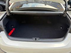 Lexus ES 300h Excellence Edition - ფოტო 13