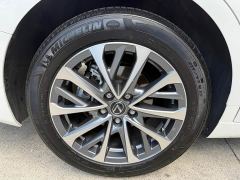 Lexus ES 300h Excellence Edition - ფოტო 14