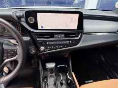 Lexus ES 300h Excellence Edition - ფოტო 6
