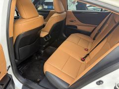 Lexus ES 300h Excellence Edition - ფოტო 8