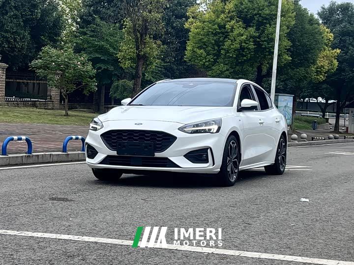 Ford Focus Sedan EcoBoost 180 Automatic ST Line - car from China