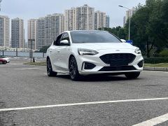 Ford Focus Sedan EcoBoost 180 Automatic ST Line - photo 3