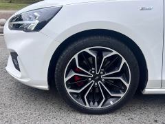 Ford Focus Sedan EcoBoost 180 Automatic ST Line - photo 5