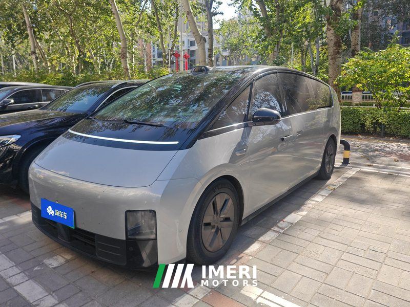 Li Auto MEGA 710km Ultra