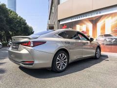 Lexus ES 200 Premium Edition - фото 7