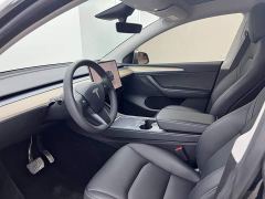 Tesla Model Y Rear-Wheel Drive - ფოტო 10