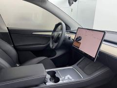 Tesla Model Y Rear-Wheel Drive - ფოტო 14