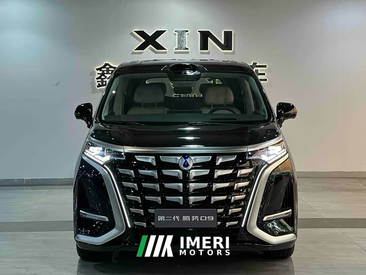 Denza D9 Second Generation DM-i AWD Flash Charge Luxury