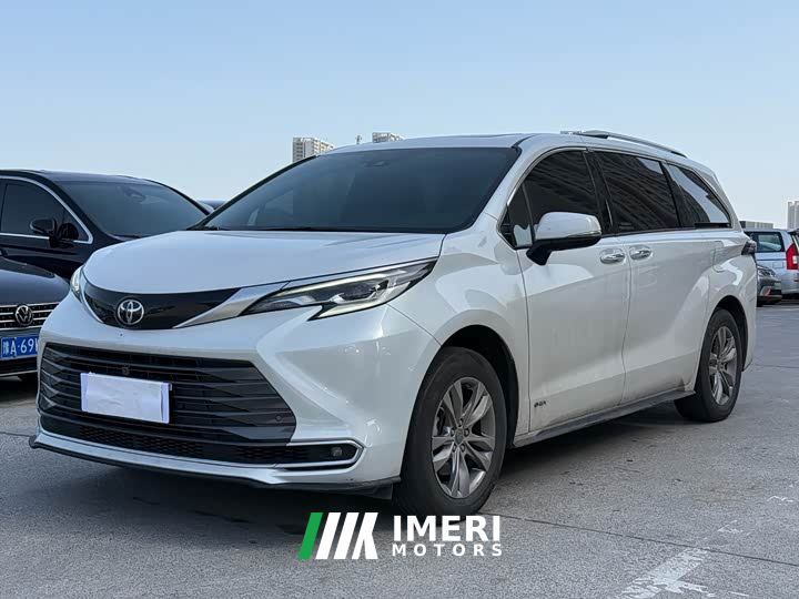 Toyota Sienna 2.5L Hybrid AWD Premium
