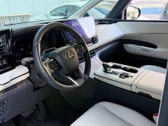 Lexus LM 350h Seven-Seater Elegant Edition - фото 18