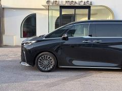 Lexus LM 350h Seven-Seater Elegant Edition - фото 5