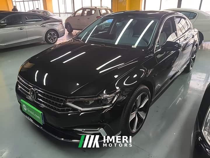 Volkswagen Magotan Facelift II Popular Edition 330TSI DSG Luxury