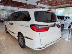 Honda Odyssey 2.0L e:HEV Luxury - ფოტო 6