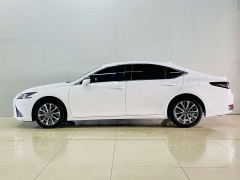 Lexus ES 200 Premium Edition - photo 3