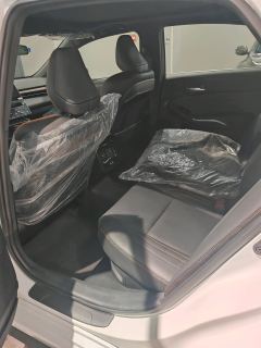 Toyota Avalon Dual-Engine 2.0L Luxury Edition - ფოტო 6