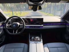 BMW i5 eDrive 35L Premium M Sport Package - ფოტო 14