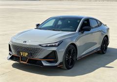 Changan UNI-V 1.5T Sport Edition - фото 1