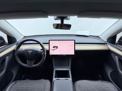 Tesla Model Y Standard Range RWD - ფოტო 14