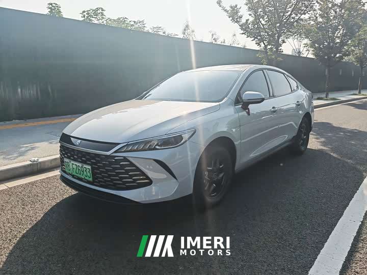 BYD Qin PLUS DM-i 128KM Entry-Level - автомобиль из Китая