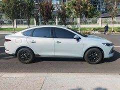 BYD Qin PLUS DM-i 128KM Entry-Level - фото 4