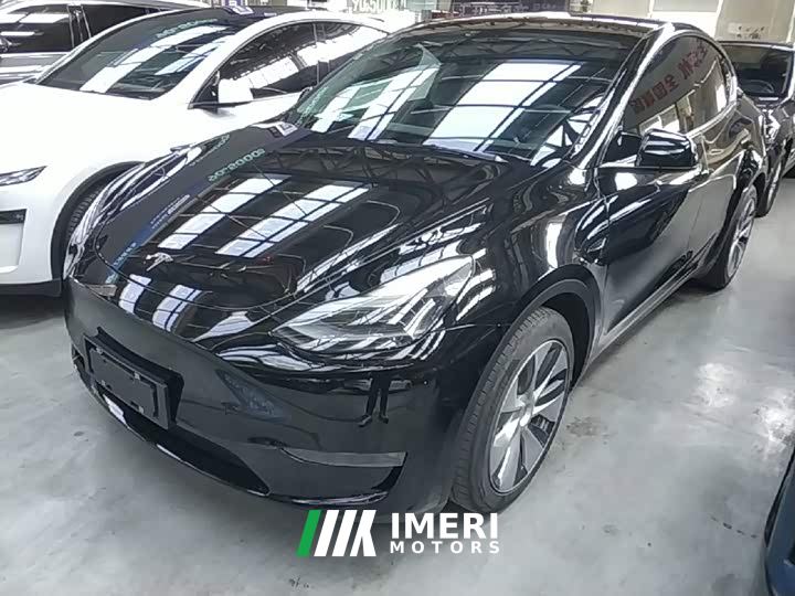 Tesla Model Y Standard Range RWD