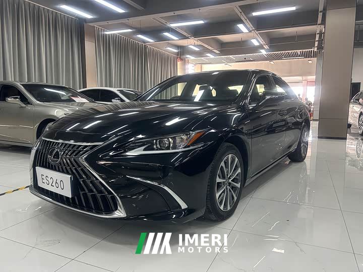 Lexus ES 260 Excellence Edition - ავტომობილი ჩინეთიდან