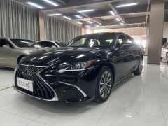 Lexus ES 260 Excellence Edition - ფოტო 1
