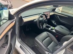 Tesla Model Y Rear-Wheel Drive - ფოტო 4