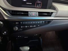 Lexus ES 200 Excellence Edition - ფოტო 13