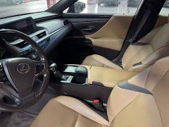 Lexus ES 200 Excellence Edition - ფოტო 14