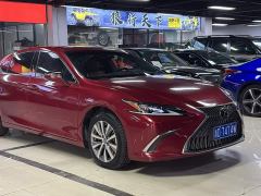 Lexus ES 200 Excellence Edition - ფოტო 3