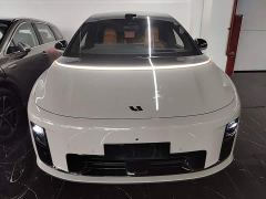 Li Auto i8 Standard Edition - ფოტო 2