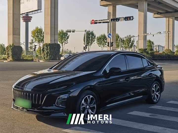Hongqi E-QM5 Base Commute Edition - автомобиль из Китая