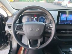 Hongqi E-QM5 Base Commute Edition - фото 10