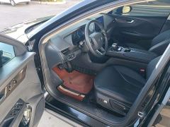 Hongqi E-QM5 Base Commute Edition - фото 15