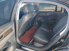 Hongqi E-QM5 Base Commute Edition - фото 16