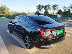 Hongqi E-QM5 Base Commute Edition - фото 4