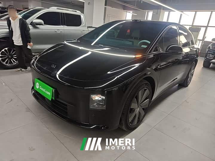 Li Auto i6 Four-Wheel Drive Standard Edition - ავტომობილი ჩინეთიდან