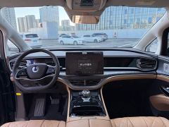 Denza D9 DM-i 980 AWD Luxury - ფოტო 9