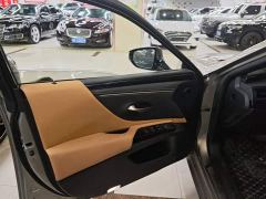 Lexus ES 200 Excellence Edition - ფოტო 7
