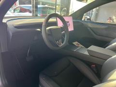 Tesla Model Y Long Range All-Wheel Drive - ფოტო 10