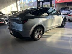 Tesla Model Y Long Range All-Wheel Drive - ფოტო 4