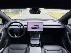 Tesla Model Y L Long Range All-Wheel Drive - photo 4